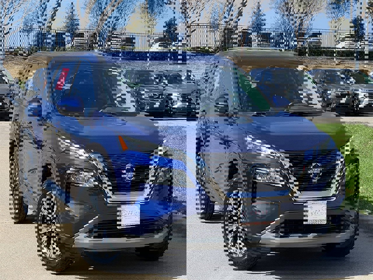 Certified 2022 Nissan Rogue SV image 2