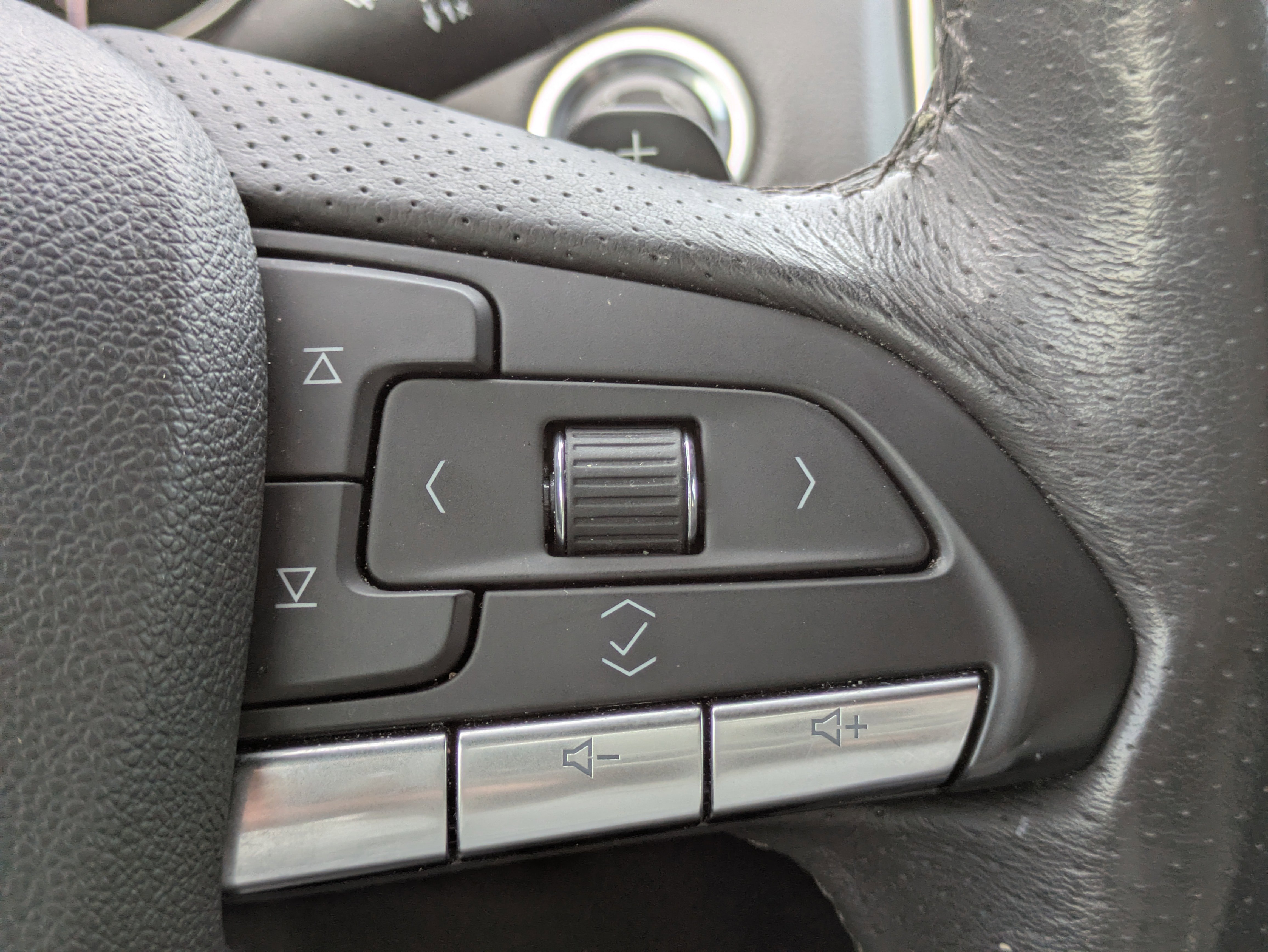 Used 2023 Cadillac XT4 Sport w/ Cold Weather Package image 17