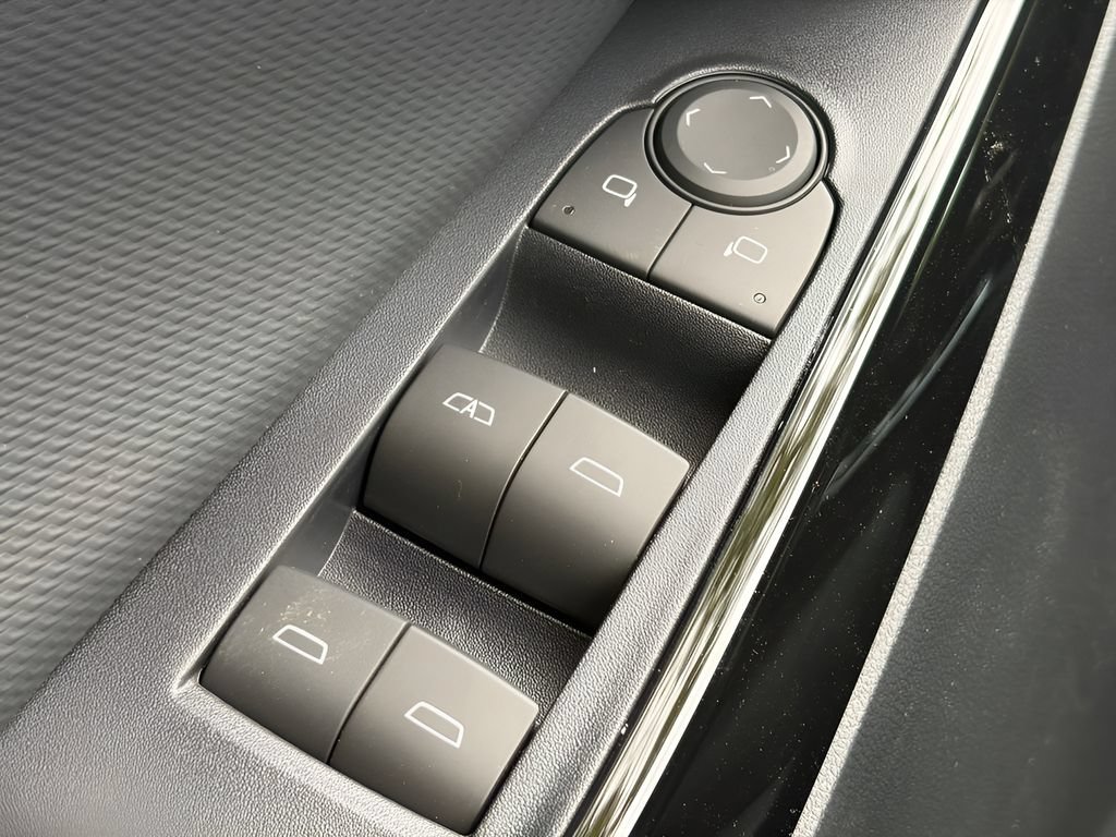 New 2027 Chevrolet Equinox LT w/ Safety and Technology Package FWD image 14