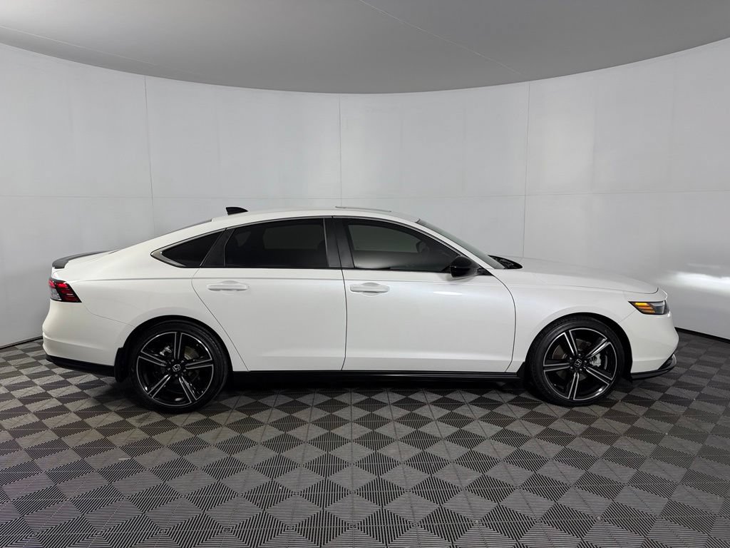 Used 2025 Honda Accord Sport image 5