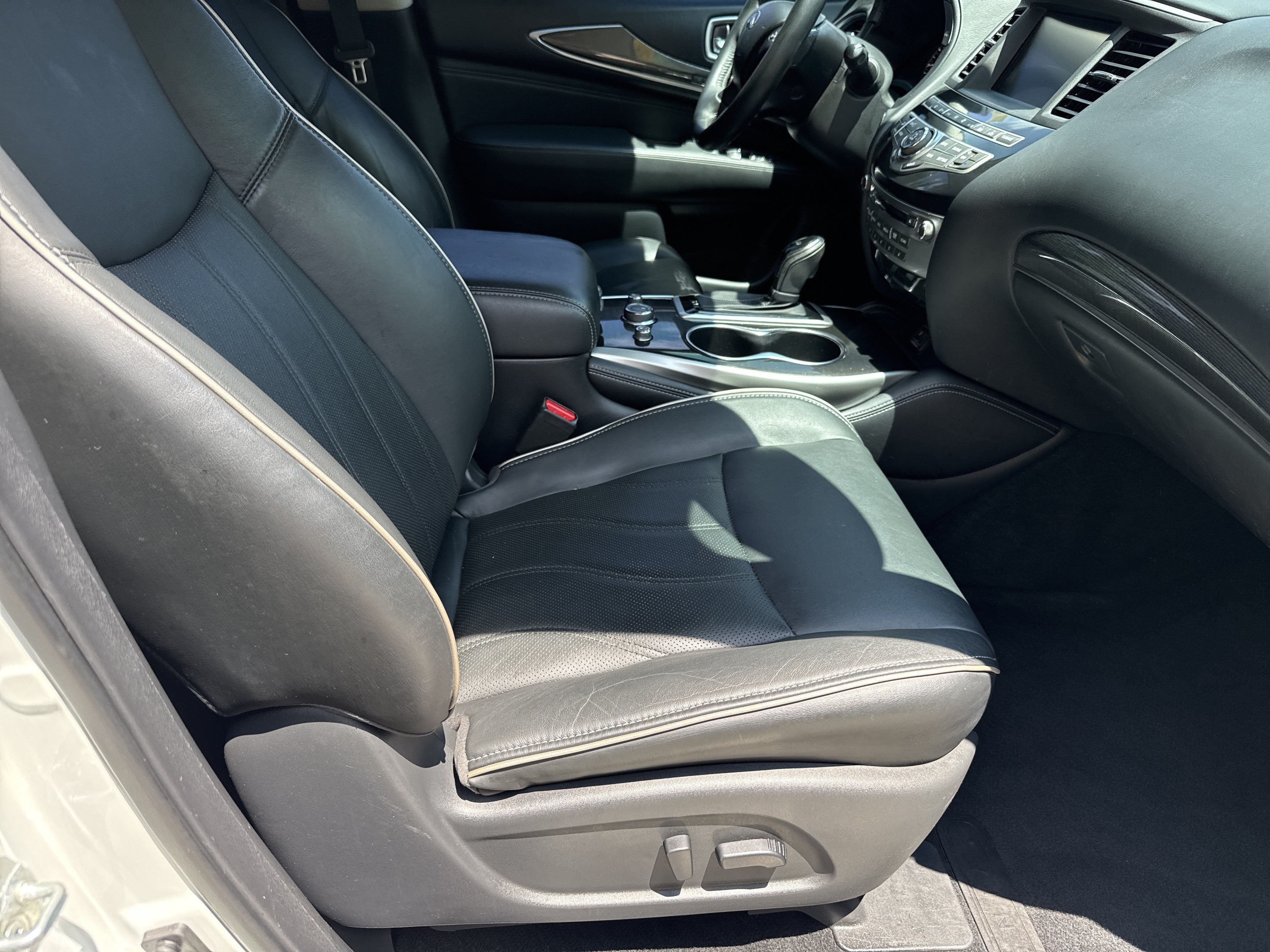 Used 2020 INFINITI QX60 Luxe w/ Essential Package FWD image 13