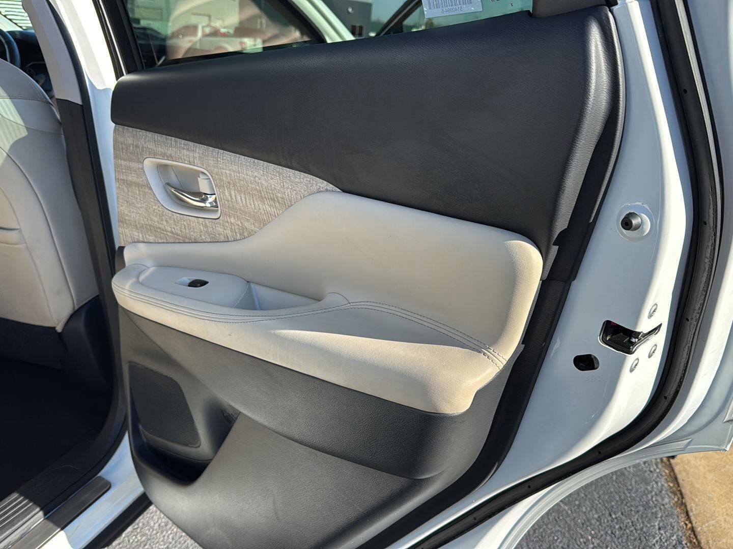 Used 2023 Nissan Murano SL w/ SL Moonroof Package image 13