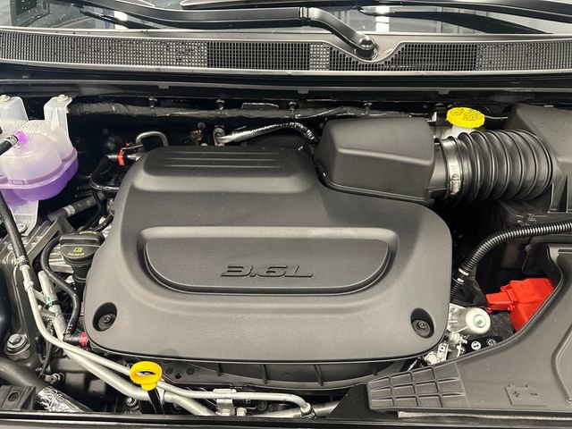 New 2027 Chrysler Pacifica Limited FWD image 26