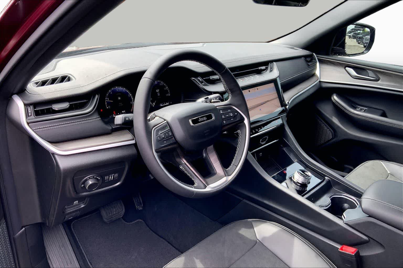 New 2026 Jeep Grand Cherokee Altitude RWD image 6