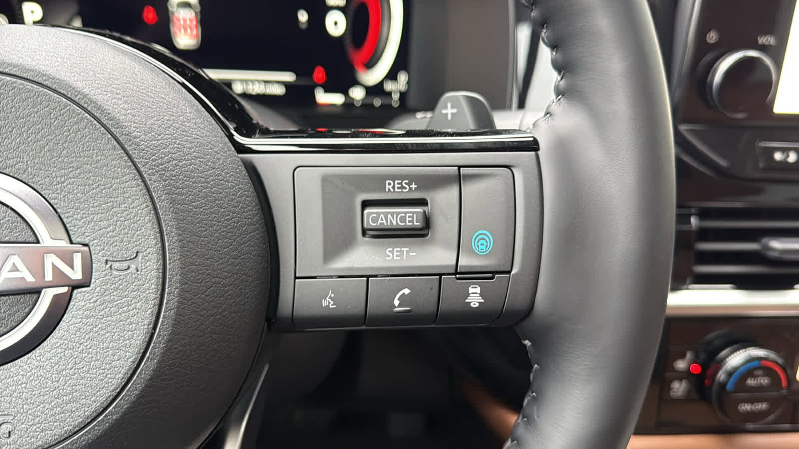 New 2025 Nissan Pathfinder Platinum w/ Cargo Package image 29