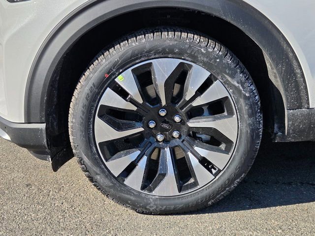 New 2026 Ford Explorer Platinum w/ LUX Leather Package image 40