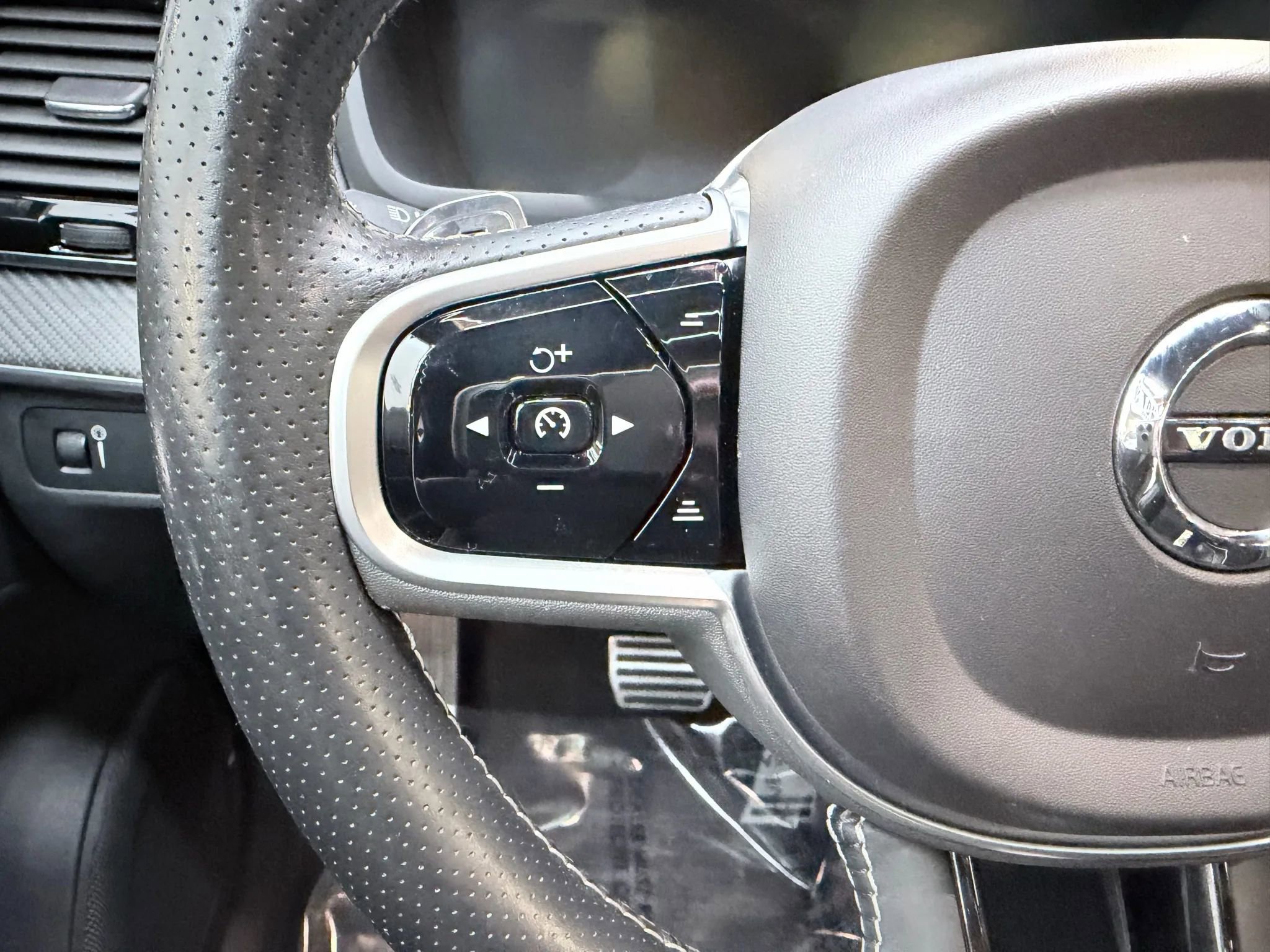 Used 2019 Volvo XC90 T5 R-Design w/ Advanced Package image 20