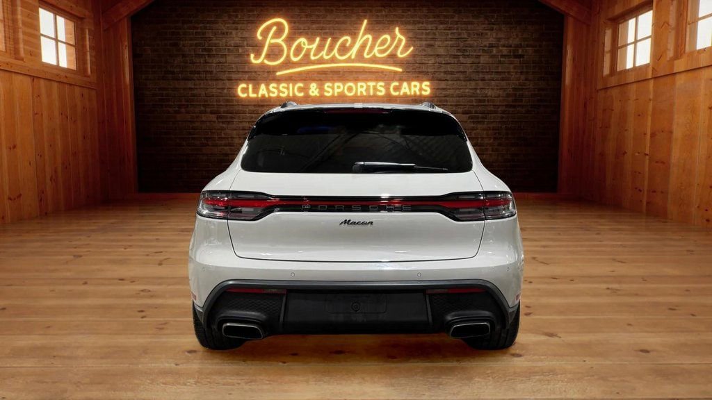 Used 2024 Porsche Macan image 4