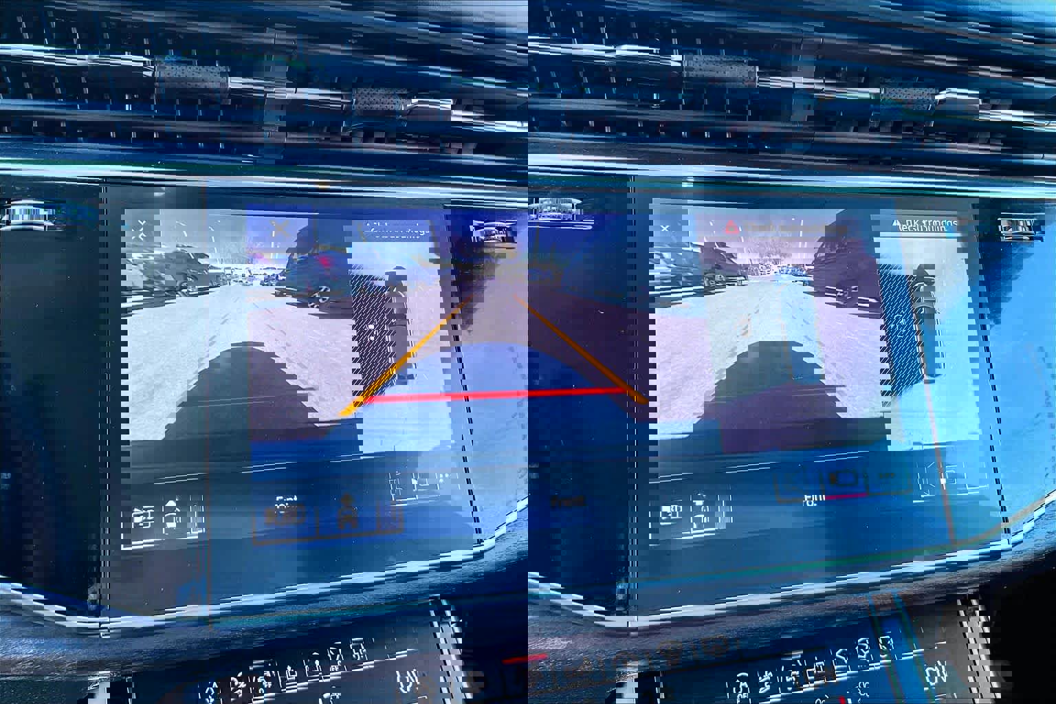 Used 2019 Audi Q8 Prestige w/ Luxury Package image 27