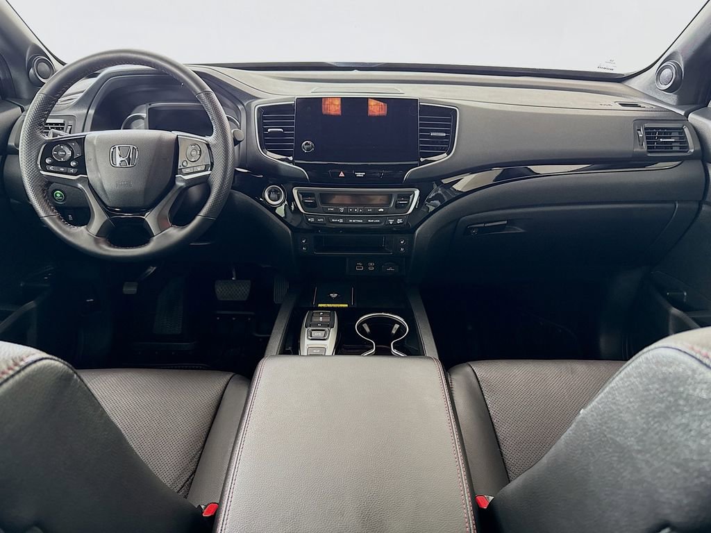 Used 2025 Honda Passport Black Edition image 13