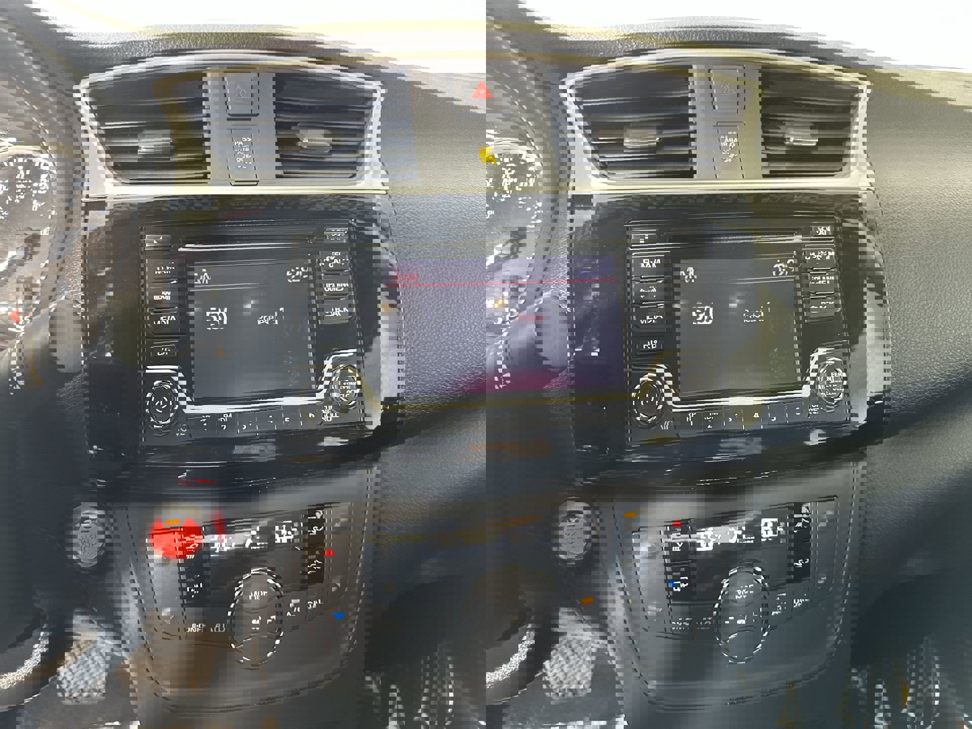 Used 2018 Nissan Sentra SV image 25