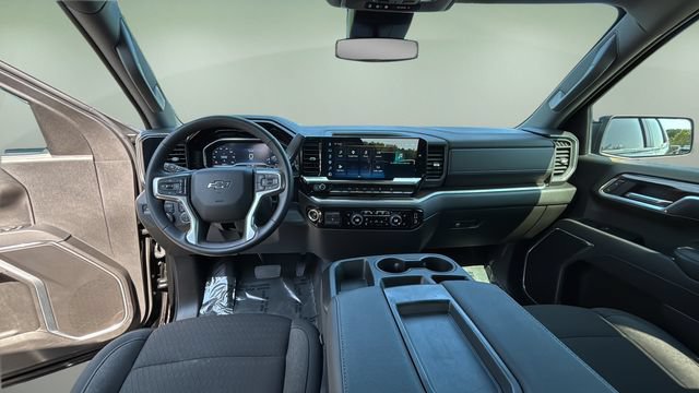 Used 2025 Chevrolet Silverado 1500 RST AWD/4WD image 16
