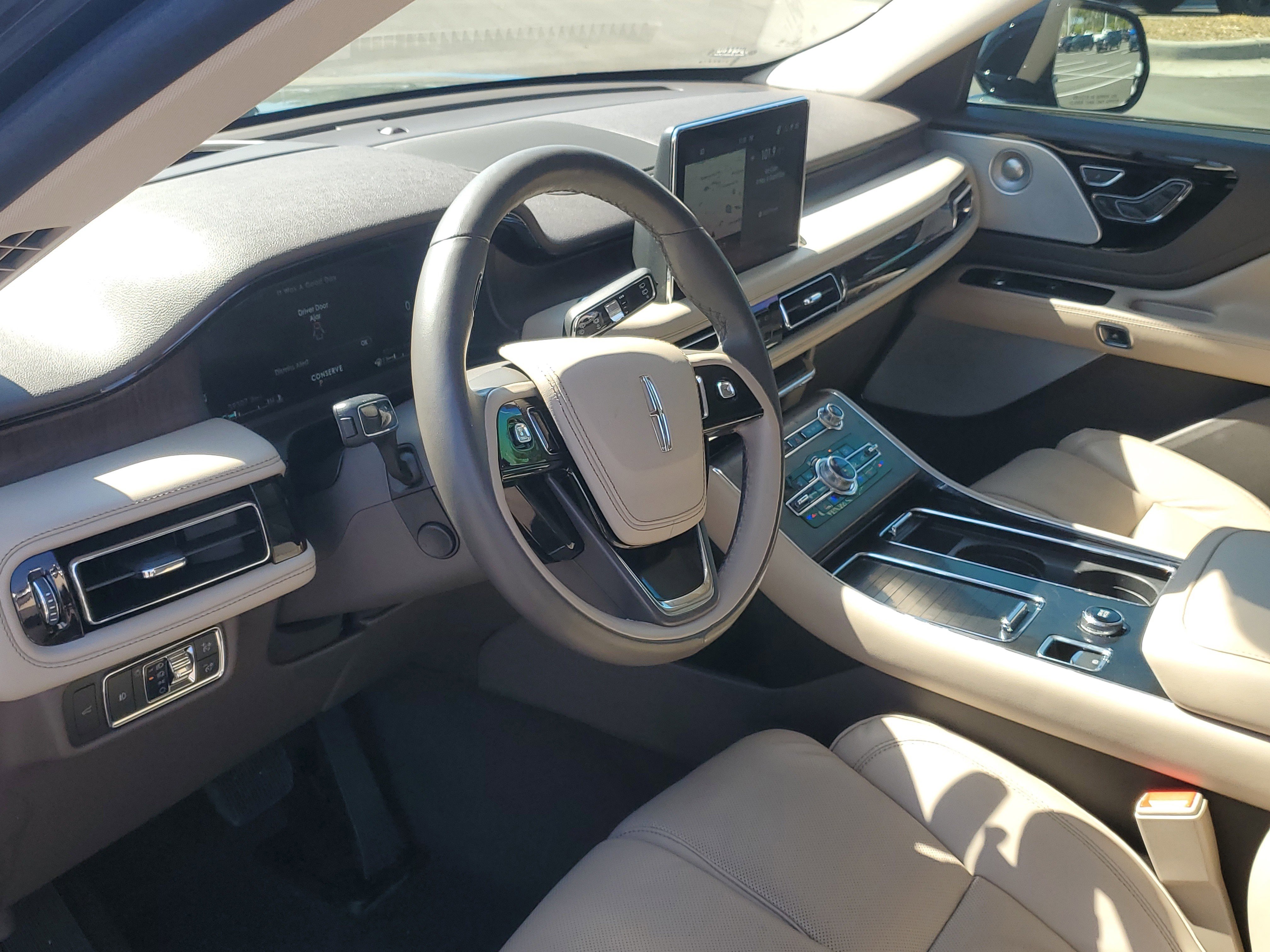 Used 2022 Lincoln Aviator Reserve w/ Equipment Group 201A image 10