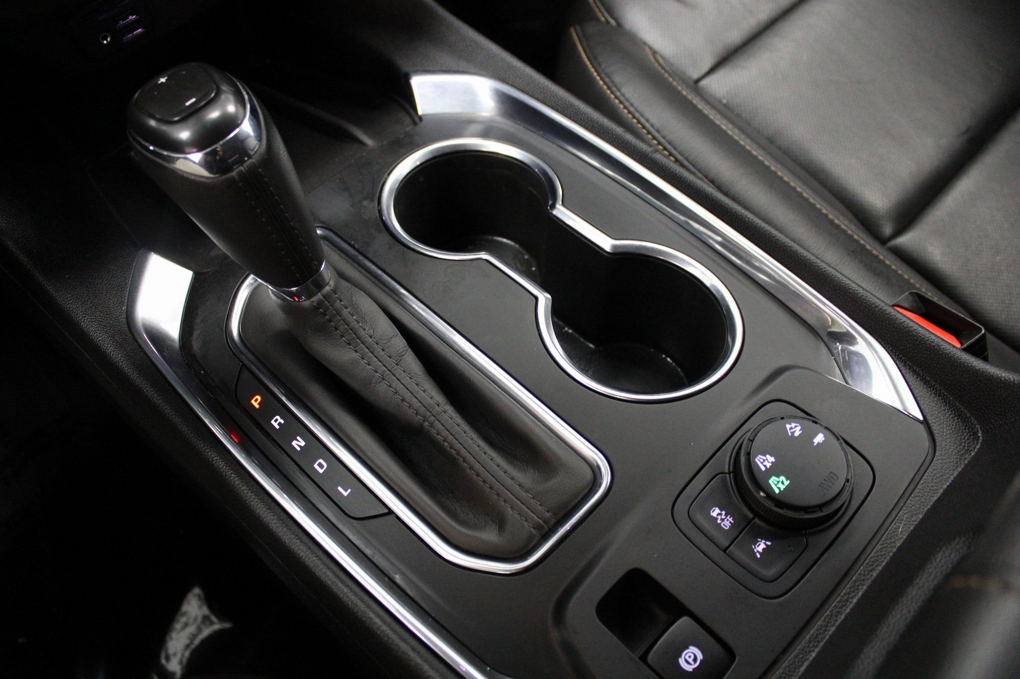 Used 2020 Chevrolet Traverse Premier w/ LPO, Blackout Package image 42