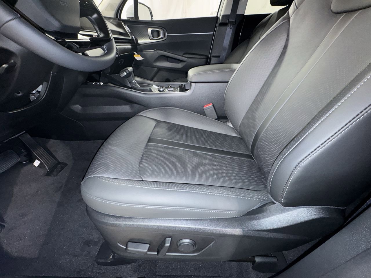 New 2026 Kia Sorento S image 14