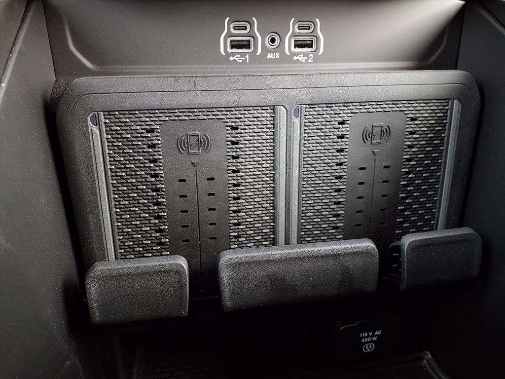 Used 2025 RAM 3500 Laramie image 15