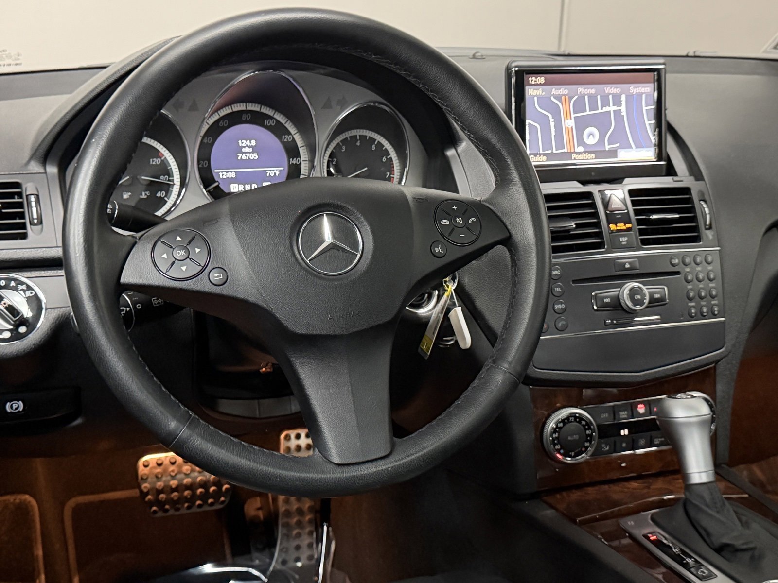 Used 2009 Mercedes-Benz C 300 Sedan image 32