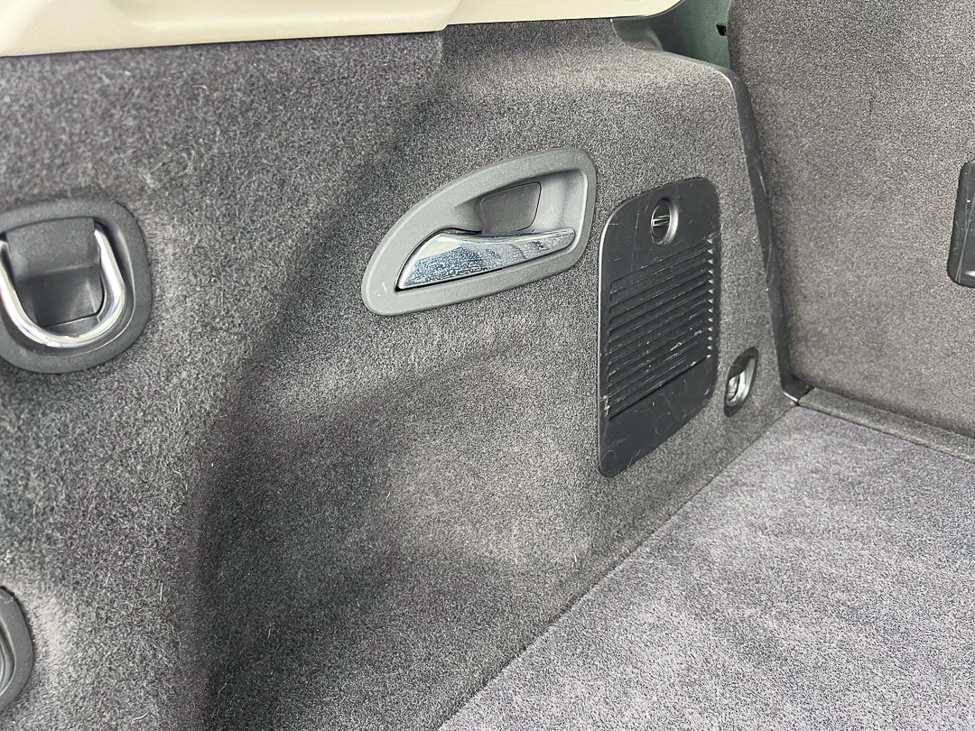 Used 2019 Buick Envision Essence FWD image 6
