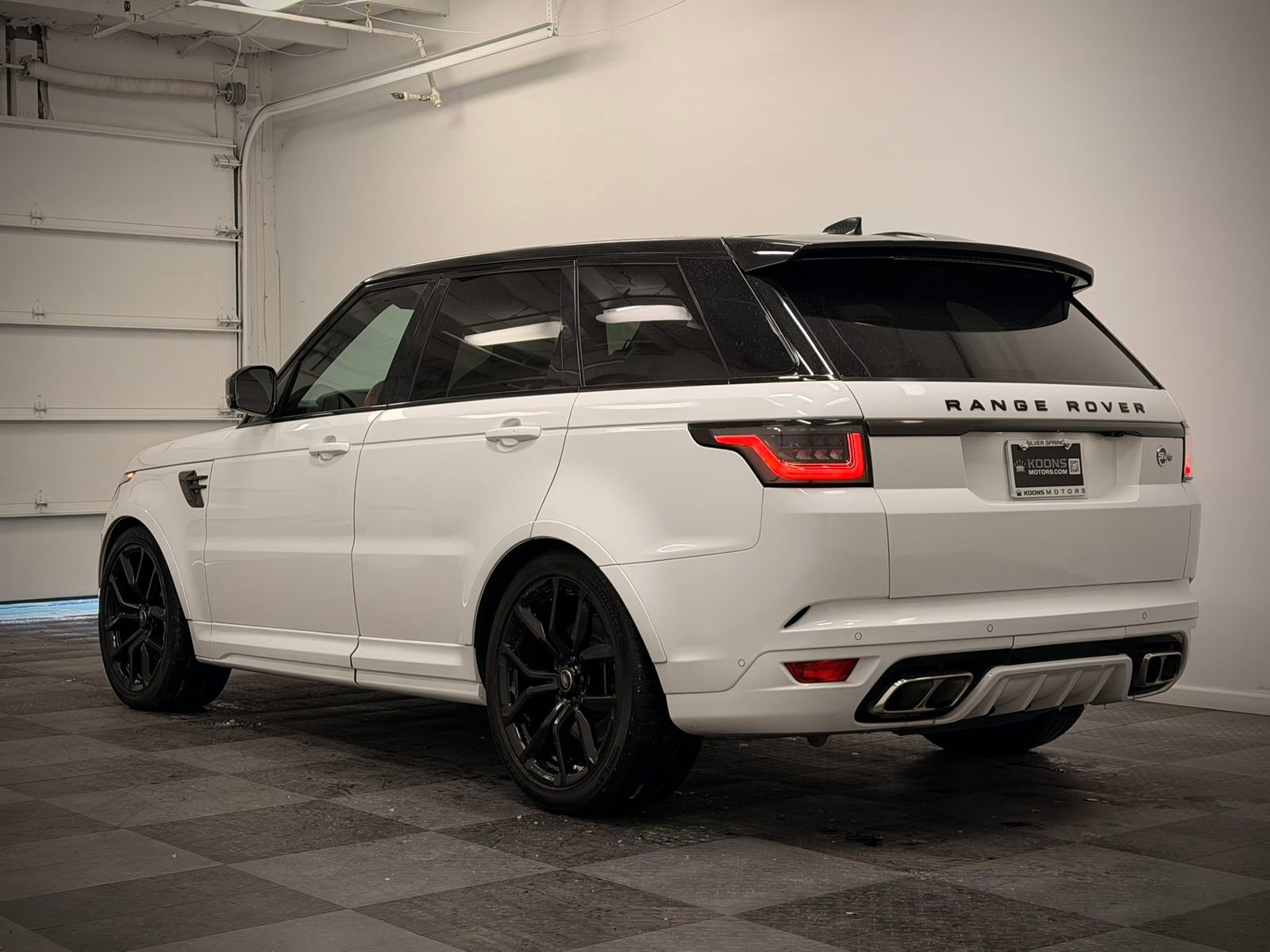 Used 2022 Land Rover Range Rover Sport SVR image 9