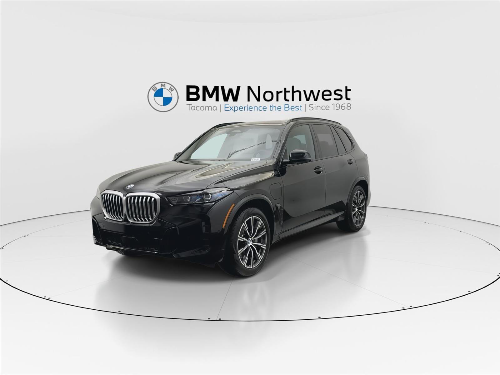 Used 2025 BMW X5 xDrive50e w/ M Sport Package image 9