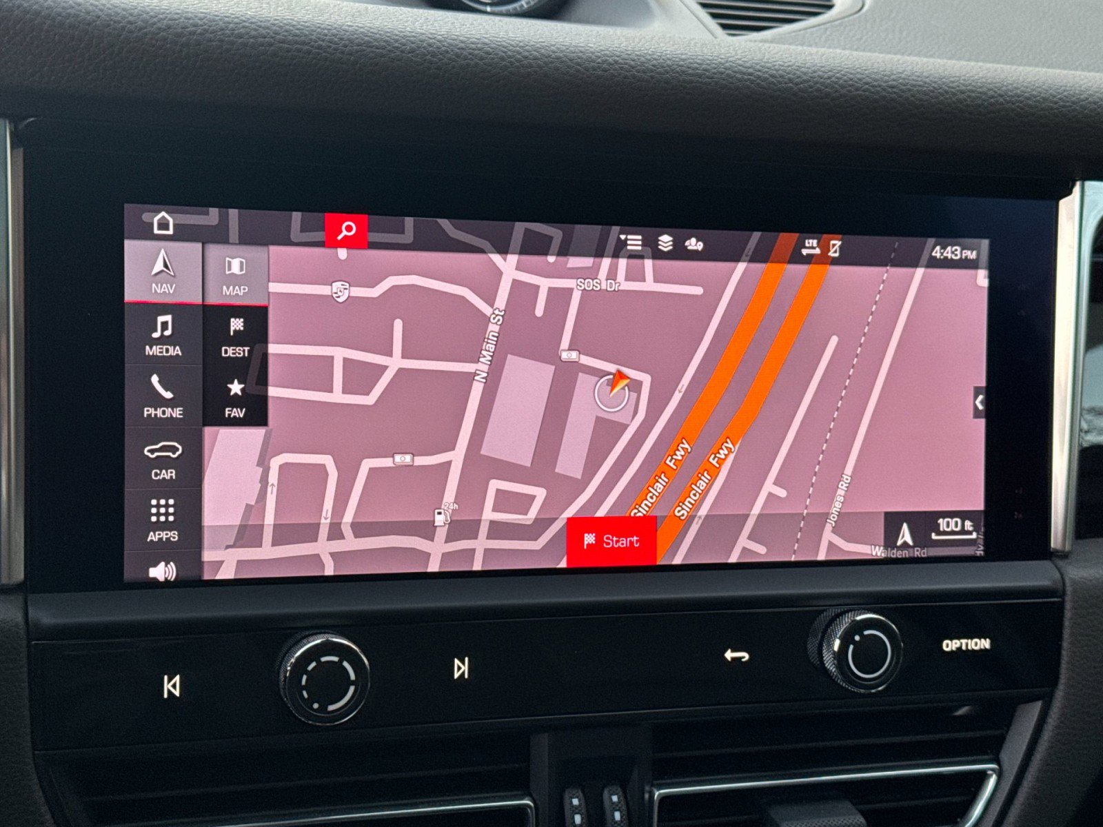 Used 2023 Porsche Macan S image 19