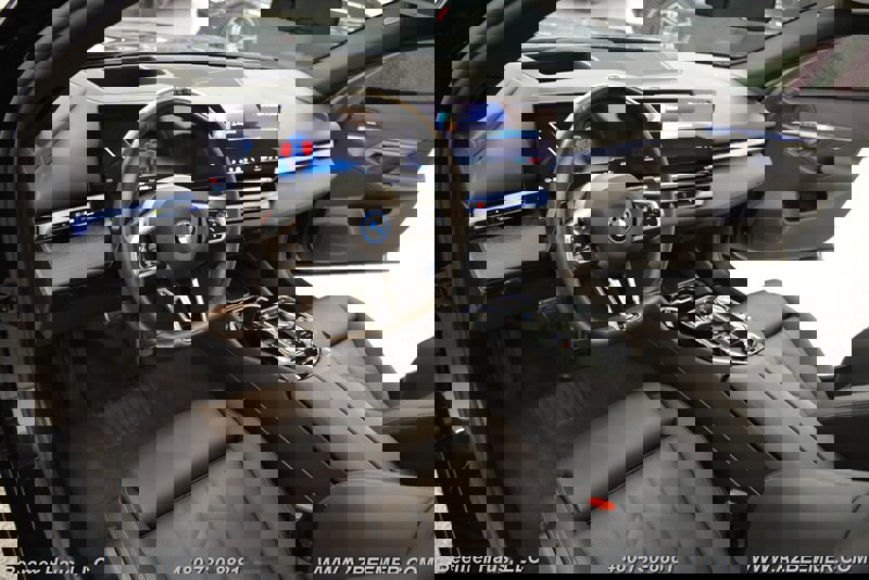 Used 2025 BMW i5 eDrive40i w/ M Sport Package image 13