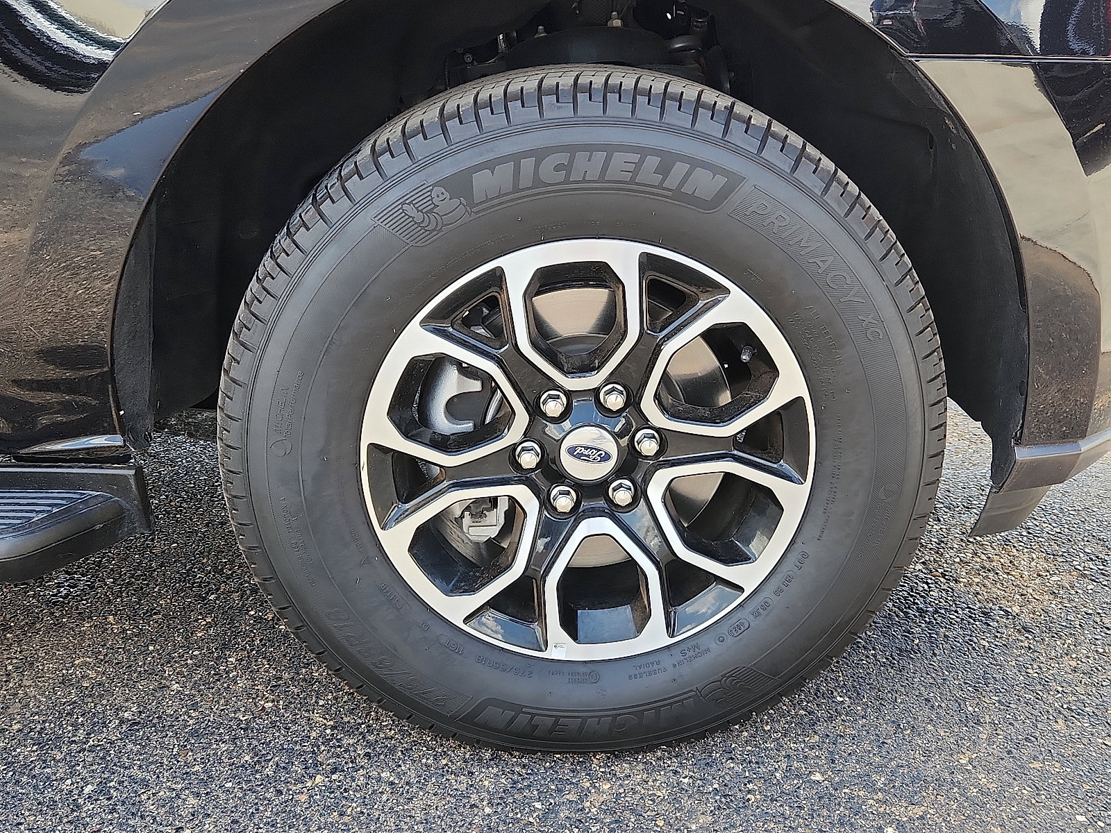 Used 2024 Ford Expedition XLT image 6