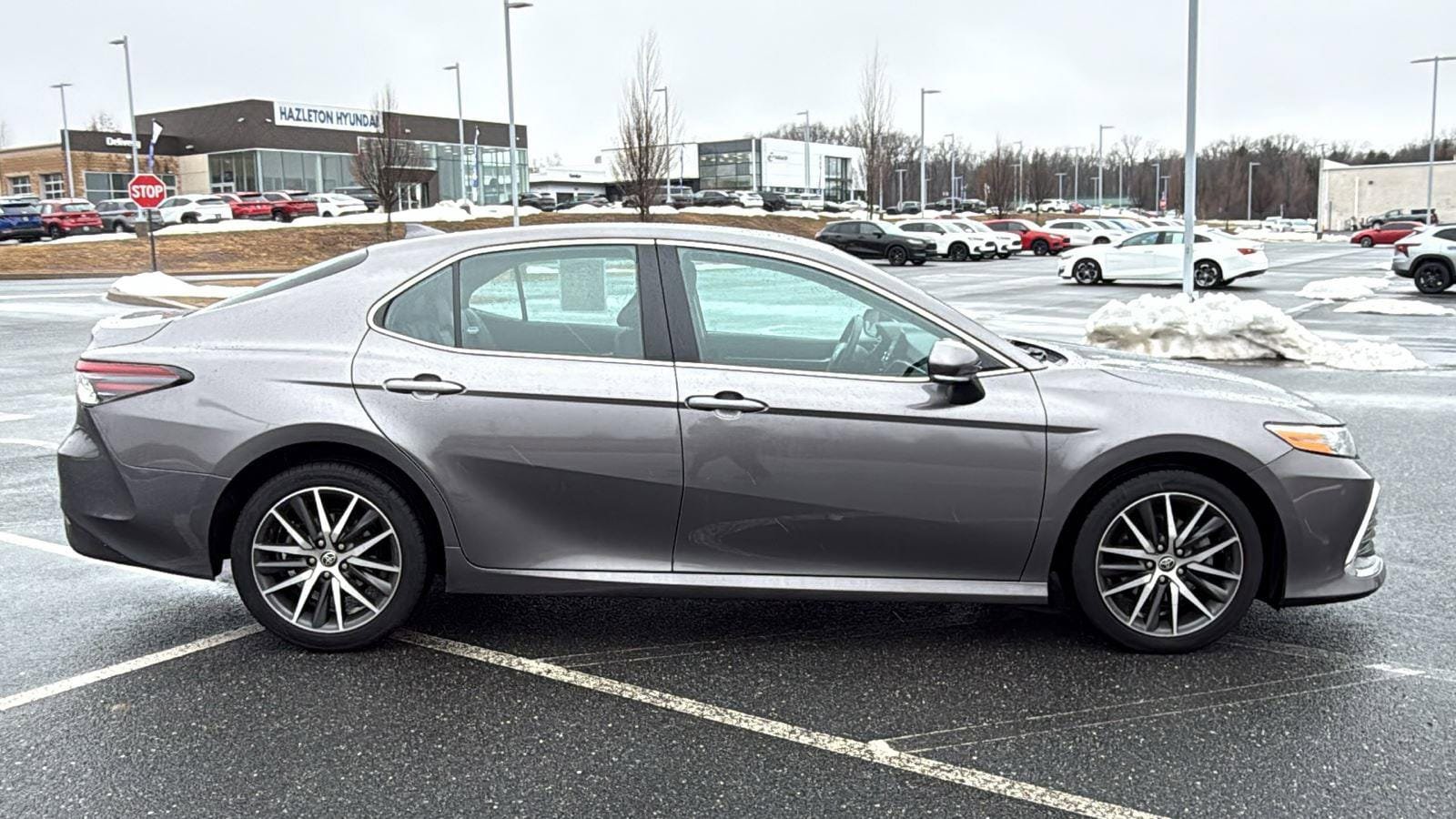 Used 2022 Toyota Camry XLE image 4