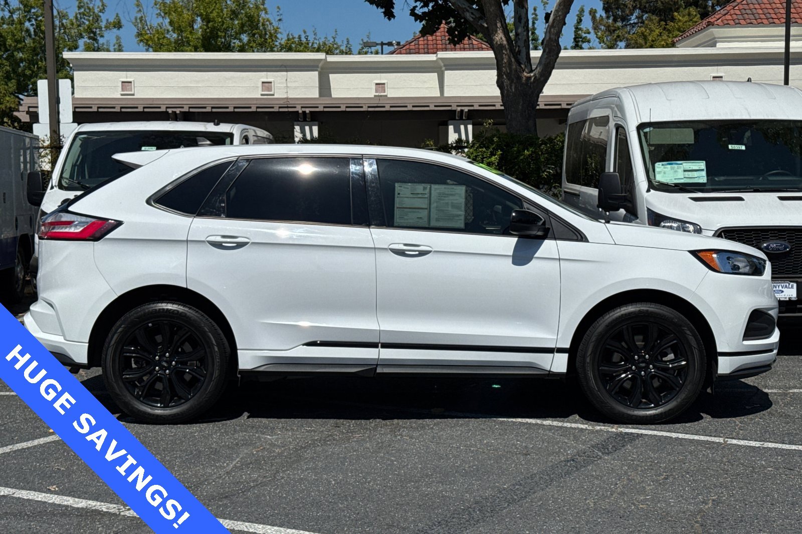 Certified 2024 Ford Edge SE w/ Black Appearance Package image 3