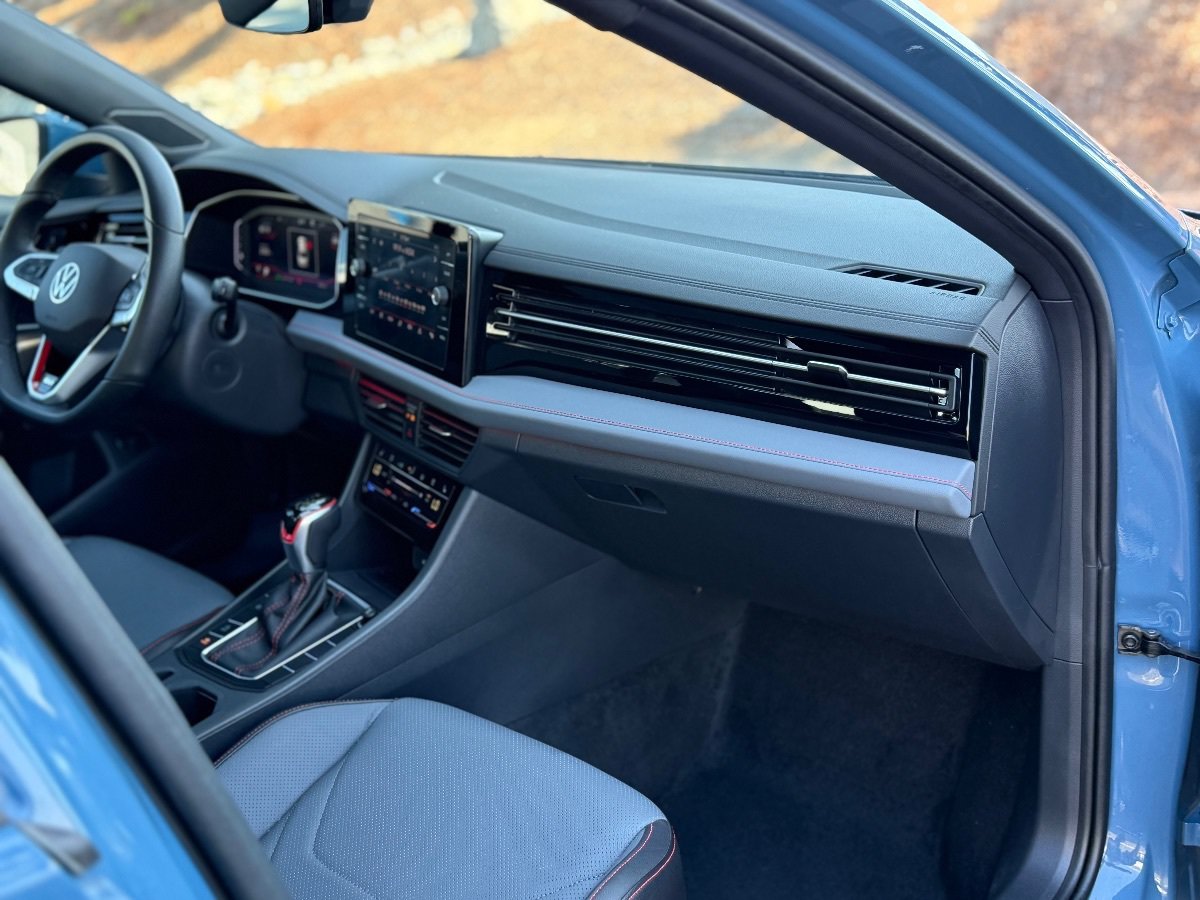 Used 2026 Volkswagen Jetta GLI Autobahn FWD image 18