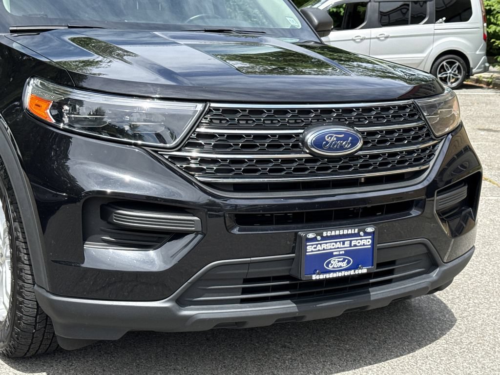 Used 2023 Ford Explorer XLT AWD/4WD image 8