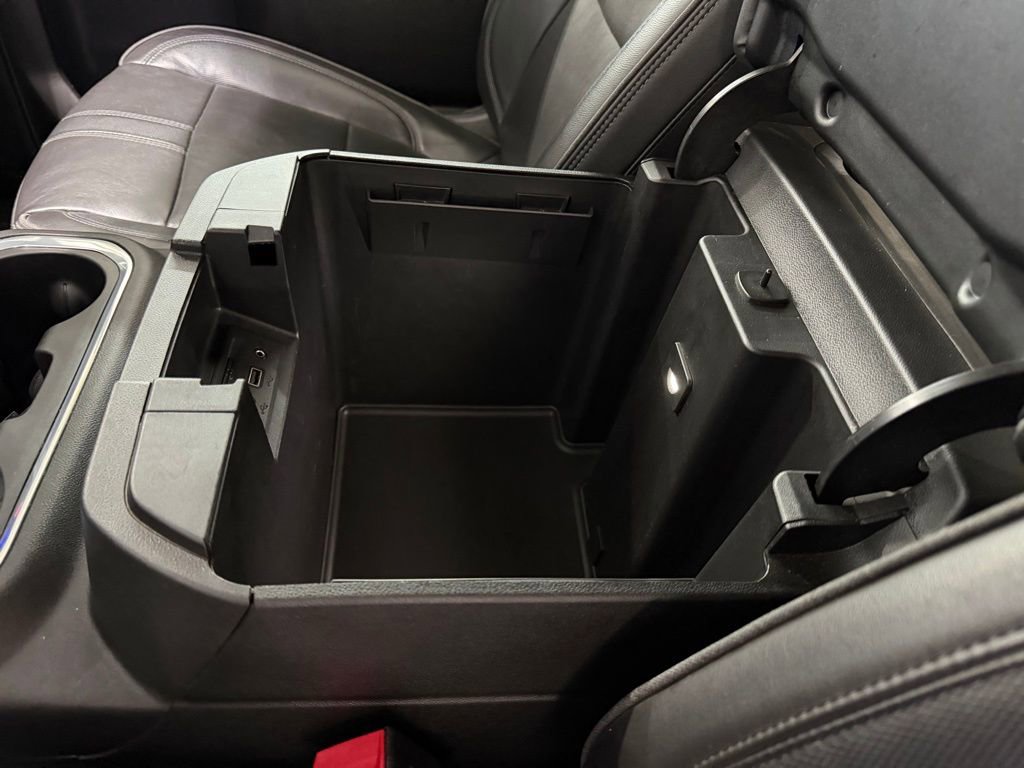 Used 2022 Chevrolet Silverado 1500 High Country w/ Technology Package image 24