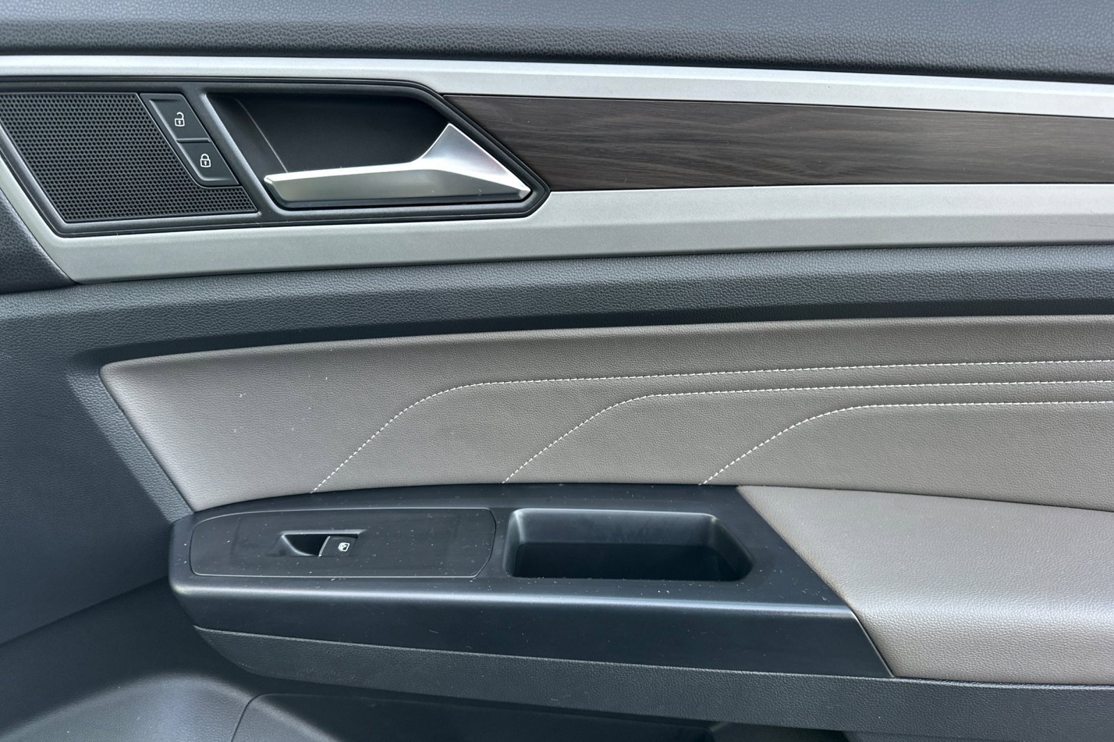 Used 2021 Volkswagen Atlas SE image 20