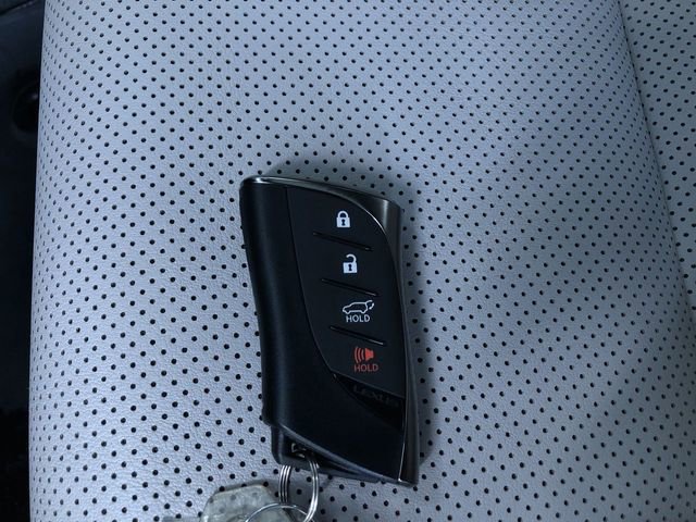 Used 2020 Lexus UX 250h w/ Premium Package image 24