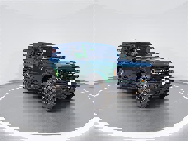 New 2025 Ford Bronco Outer Banks image 2