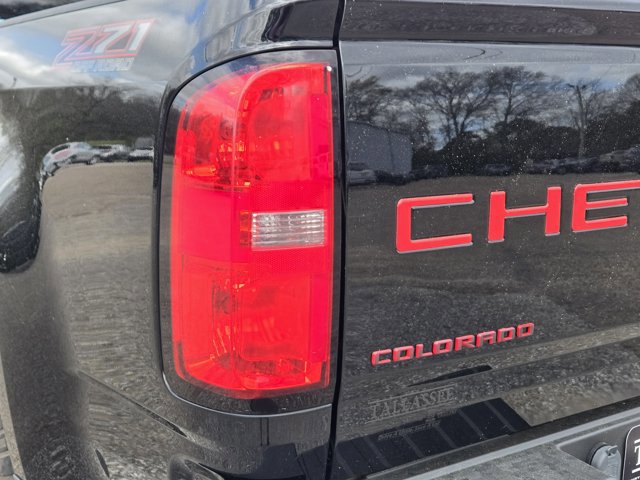Used 2021 Chevrolet Colorado Z71 AWD/4WD image 9