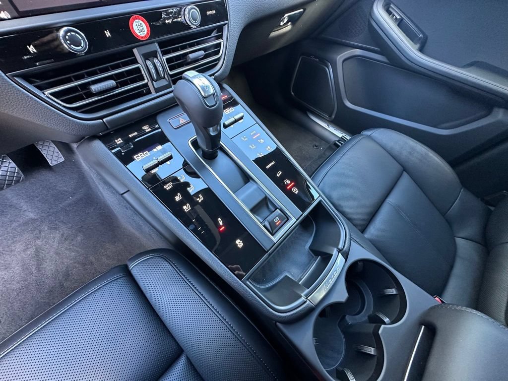Certified 2026 Porsche Macan S AWD/4WD image 31