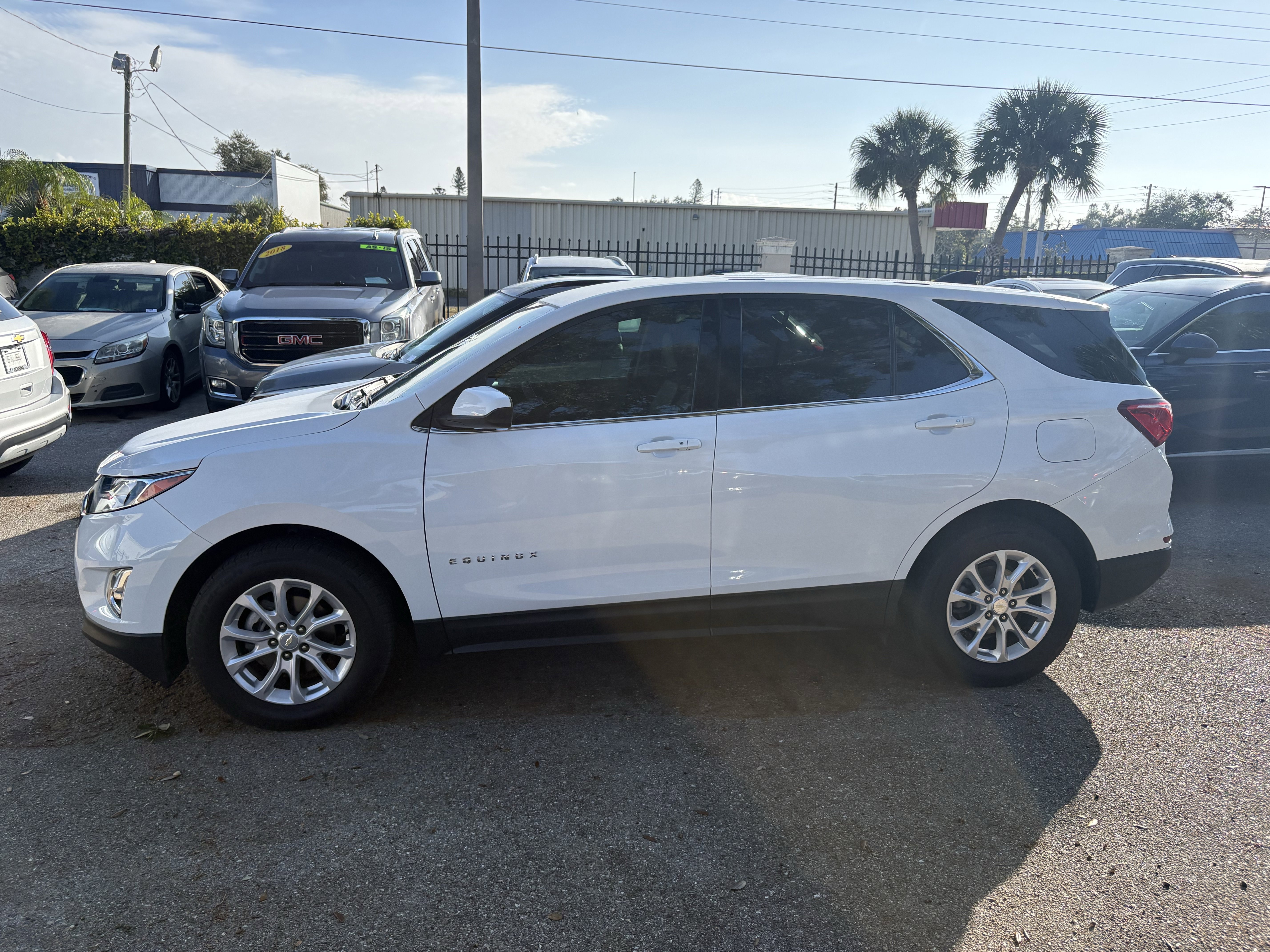 Used 2018 Chevrolet Equinox LT image 3