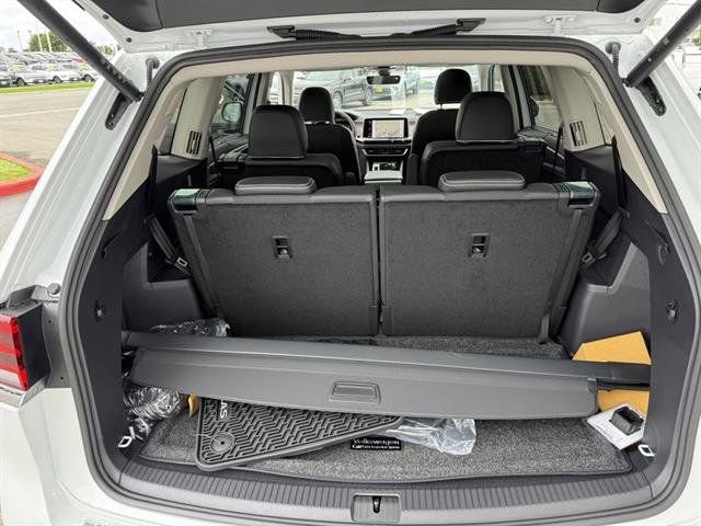 New 2025 Volkswagen Atlas SEL Premium R-Line image 32