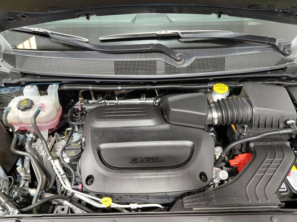 Used 2024 Chrysler Pacifica Pinnacle w/ Trailer Tow Group FWD image 35