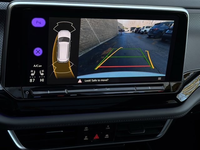 Used 2024 Volkswagen Atlas Peak Edition SE image 21