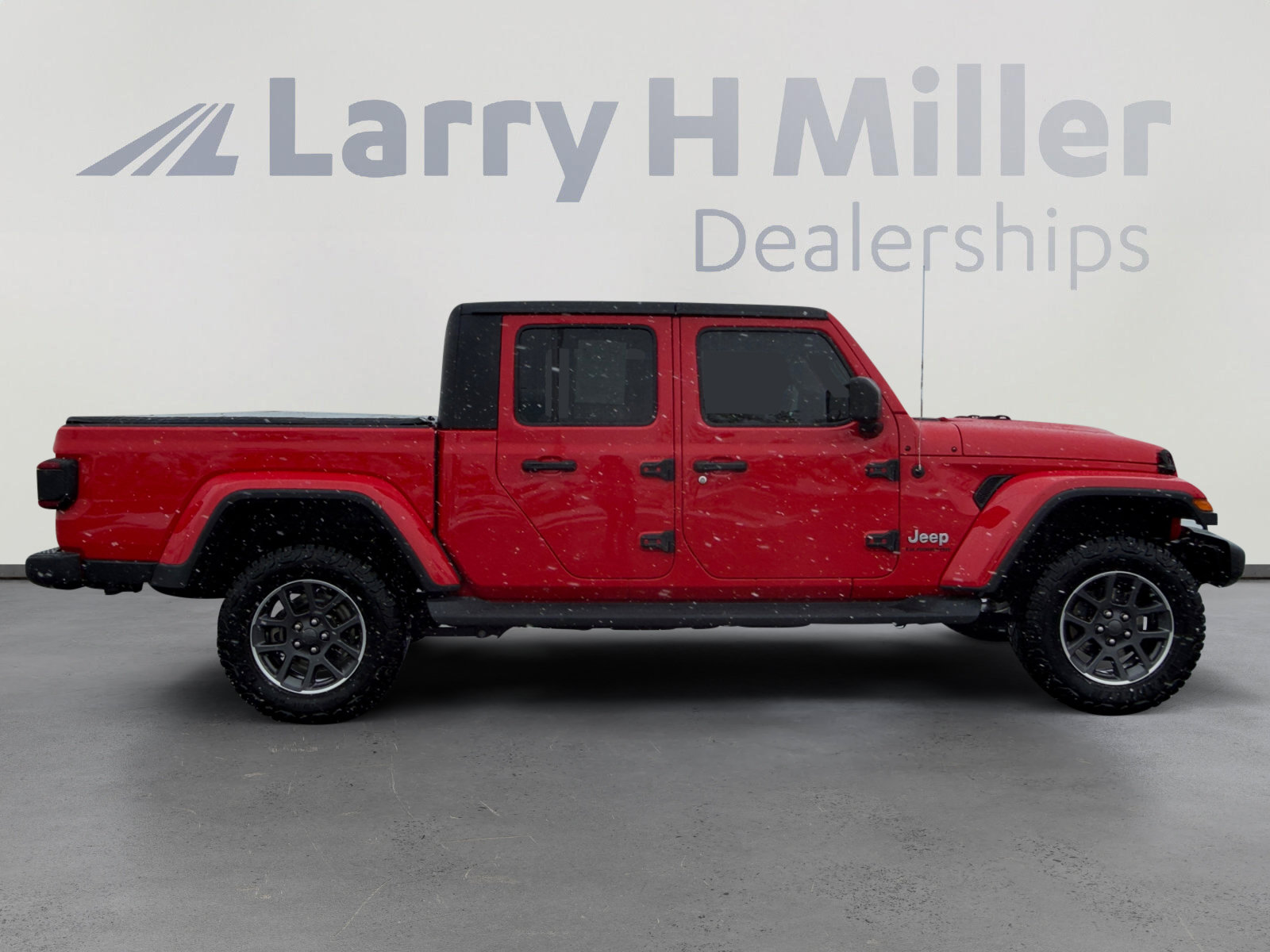 Used 2020 Jeep Gladiator Overland AWD/4WD image 7