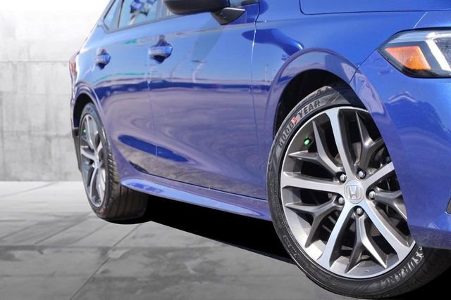 Used 2022 Honda Civic Touring image 3