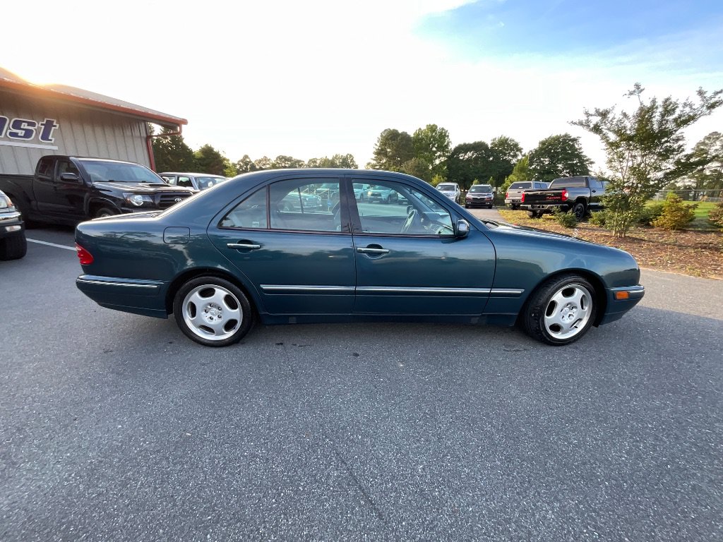 Used 2000 Mercedes-Benz E 430 Sedan image 3