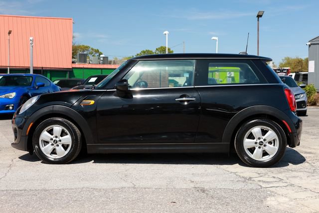 Used 2019 MINI Cooper 2-Door Hardtop image 4