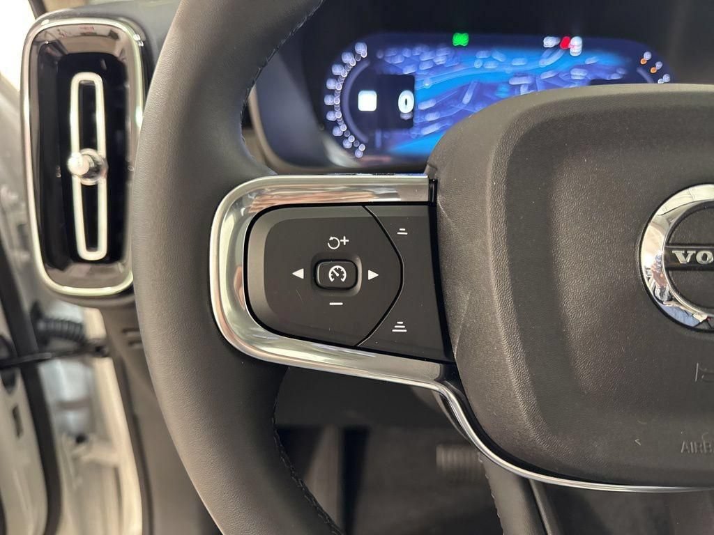 New 2026 Volvo XC40 B5 Core w/ Protection Package Premier AWD/4WD image 9