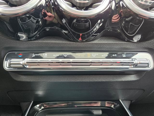 Used 2024 Mercedes-Benz EQB 300 4MATIC image 27