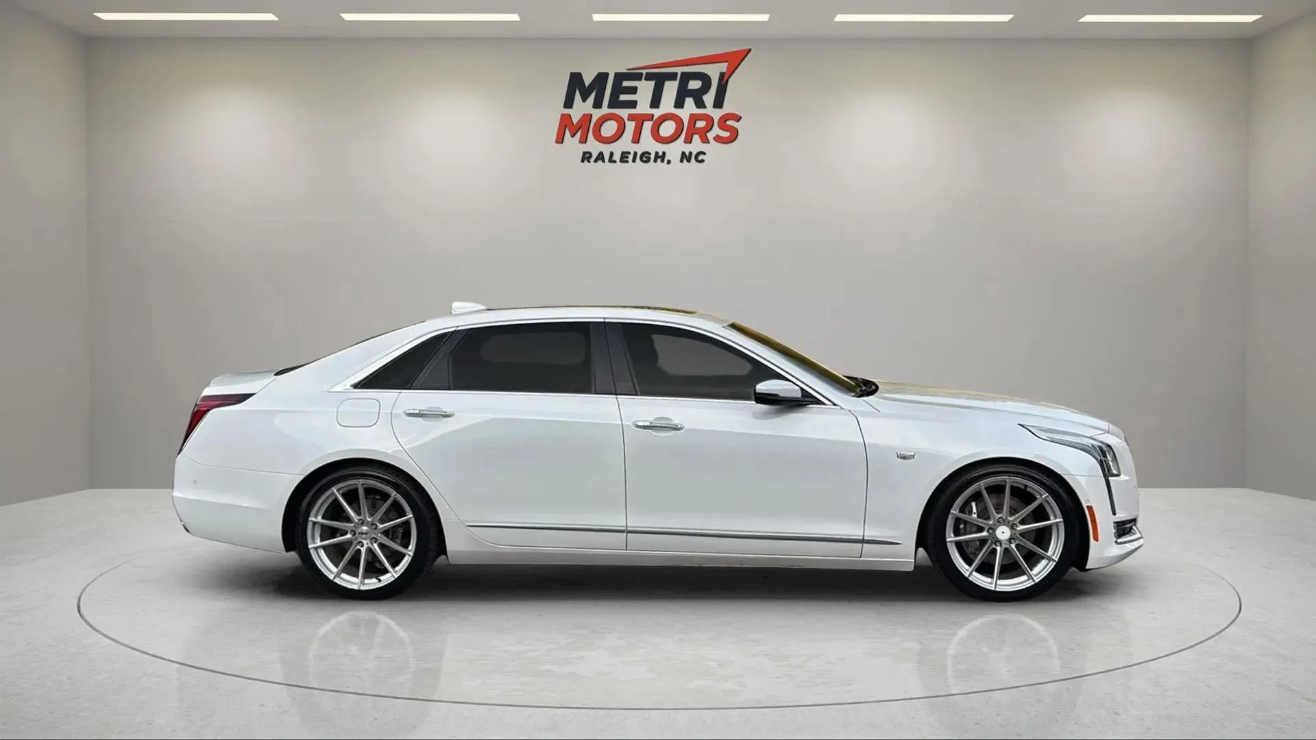 Used 2017 Cadillac CT6 Platinum image 2