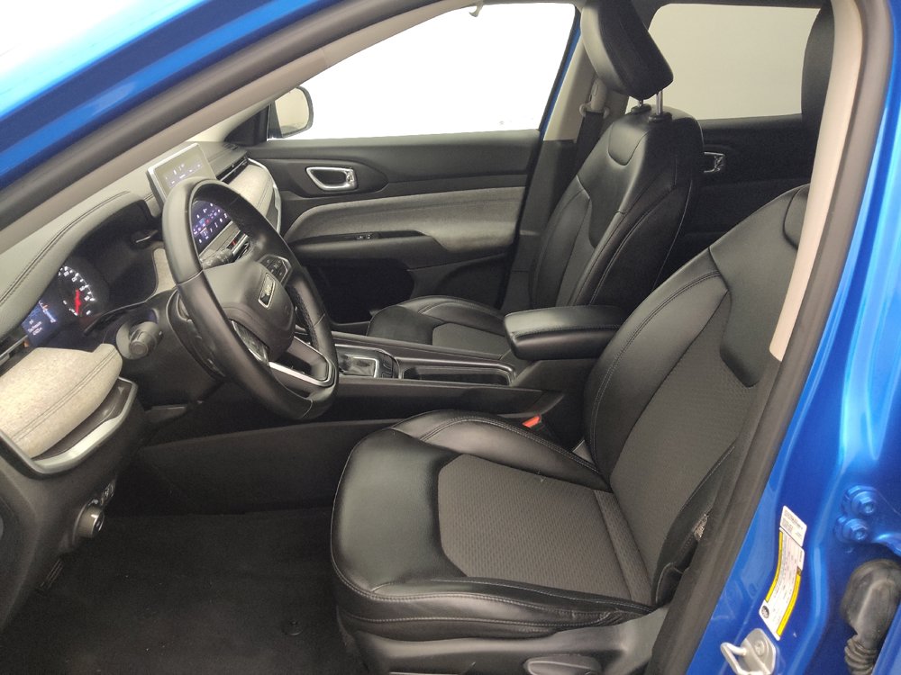 Used 2022 Jeep Compass Latitude w/ Mopar Graphics Package FWD image 17