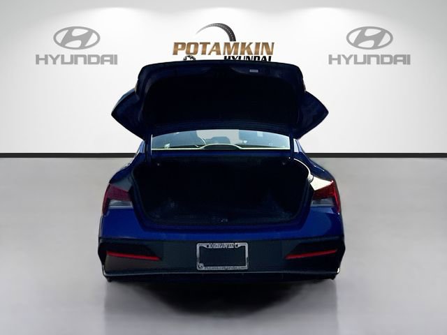 Certified 2025 Hyundai Elantra SEL image 24